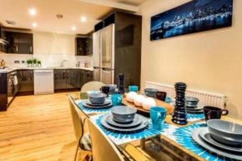 6 bedroom house to rent, BOSTON EXCHANGE COURT, Leeds