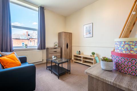 1 bedroom flat to rent, VICTORIA TERRACE, Leeds