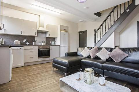 4 bedroom flat to rent, NORTH LANE, Leeds