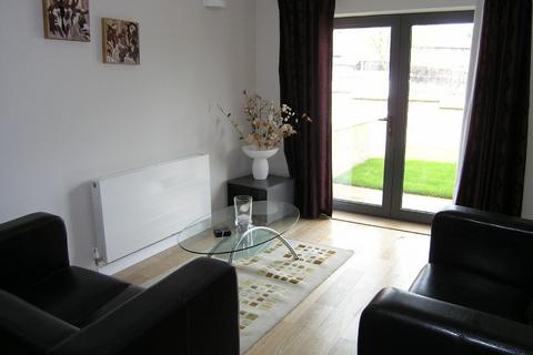 4 bedroom house to rent, Bentley Lane, Leeds