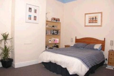 2 bedroom flat to rent, KIRKSTALL ROAD, Leeds