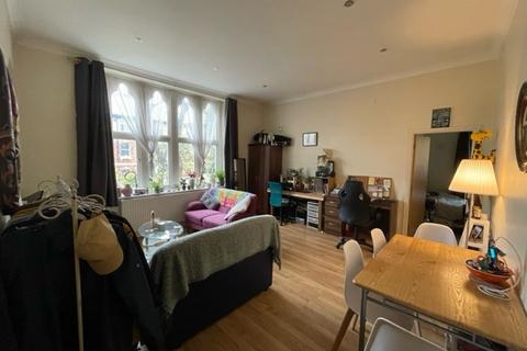 1 bedroom flat to rent, HYDE TERRACE, Leeds