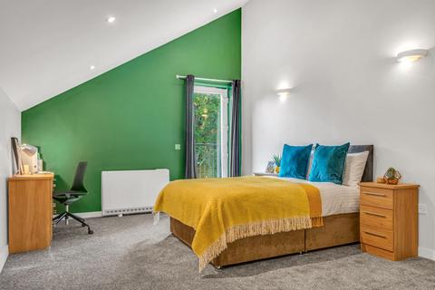 3 bedroom flat to rent, SHIRE OAK STREET, Leeds