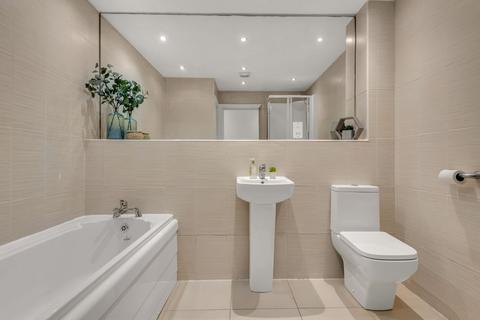 3 bedroom flat to rent, SHIRE OAK STREET, Leeds