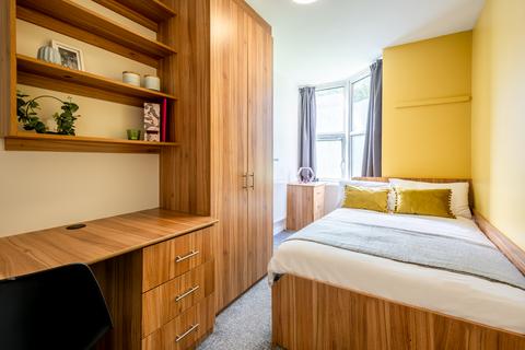 4 bedroom flat to rent, ST MICHAELS LANE, Leeds
