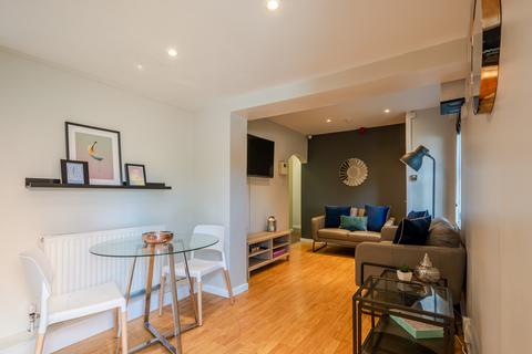 4 bedroom flat to rent, ST MICHAELS LANE, Leeds