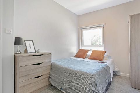 4 bedroom flat to rent, BURLEY ROAD, Leeds