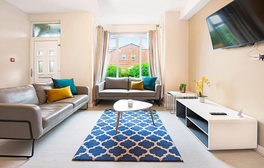 STANMORE PLACE, Leeds 8 bed house to rent £4,333 pcm (£1,000 pw)