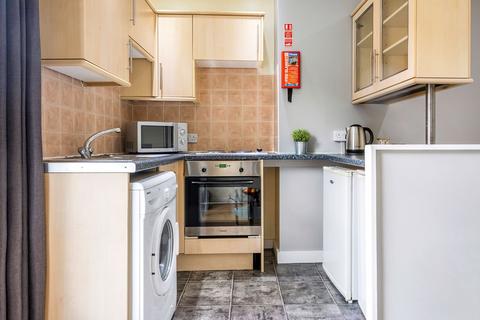 2 bedroom flat to rent, VINERY ROAD, Leeds