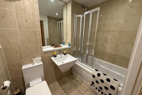 2 bedroom flat to rent, Cross Granby Terrace, Leeds