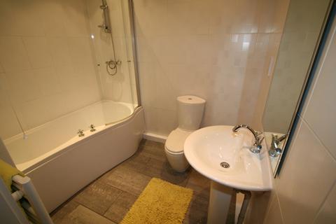 1 bedroom flat to rent, VICTORIA TERRACE, Leeds