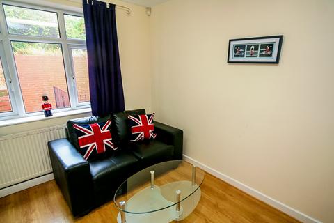 1 bedroom flat to rent, Ash Road, Leeds