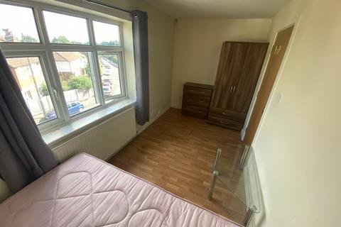 1 bedroom flat to rent, Ash Road, Leeds