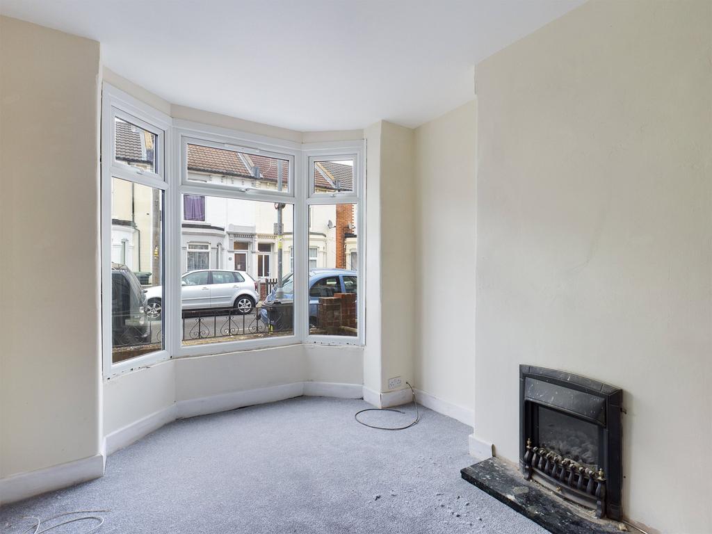 Tokio Road, Portsmouth, PO3 2 bed terraced house £220,000