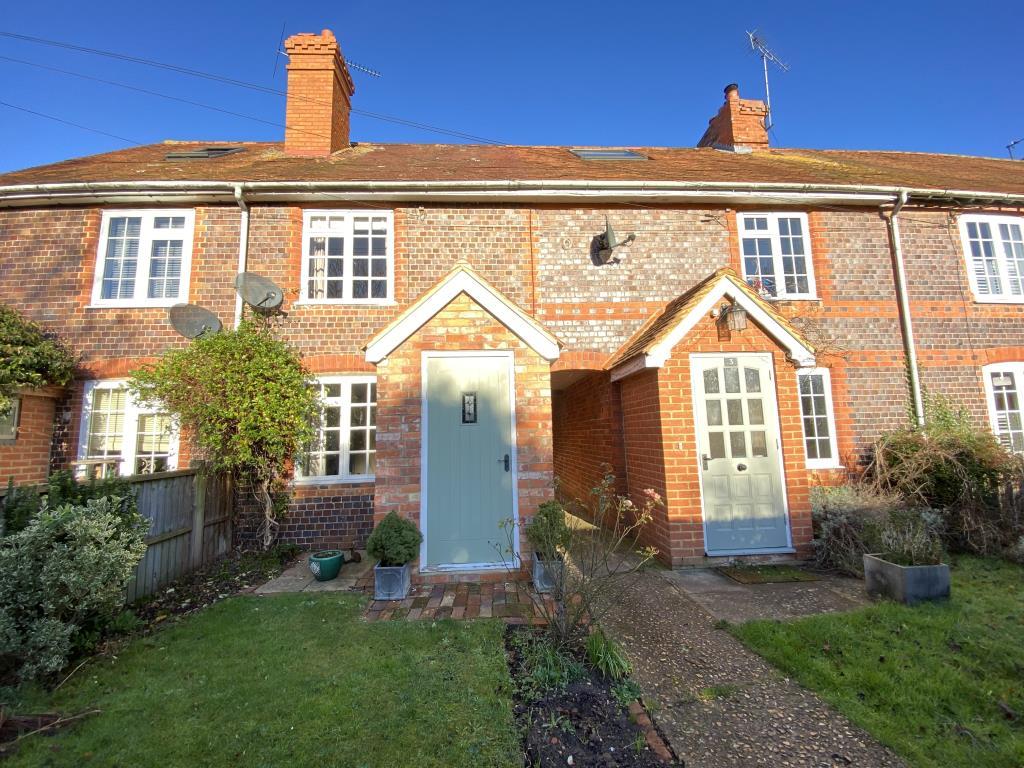Binfield Heath, HenleyOnThames, RG9 3 bed terraced house £650,000