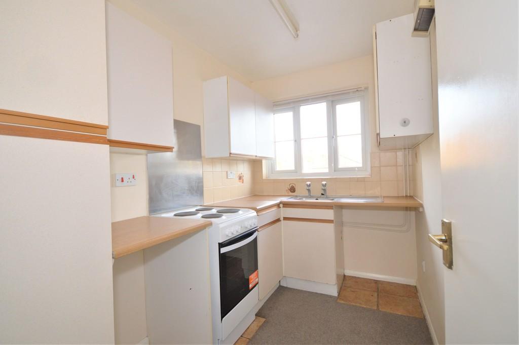 Trinity Road, Manningtree, CO11 2HL 1 bed apartment £130,000