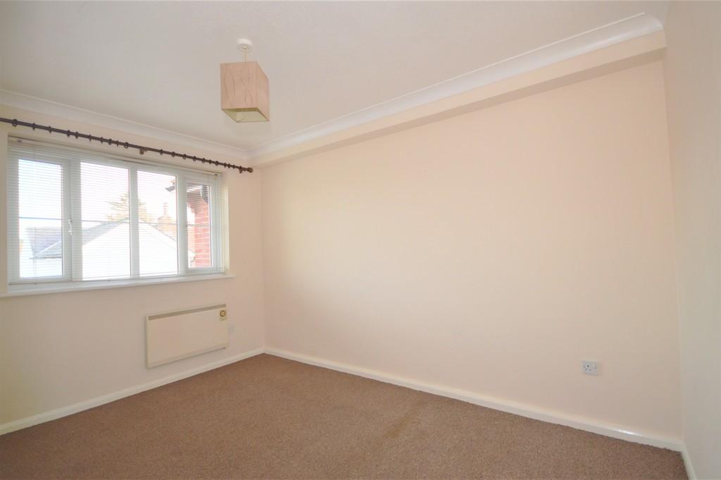Trinity Road, Manningtree, CO11 2HL 1 bed apartment £130,000