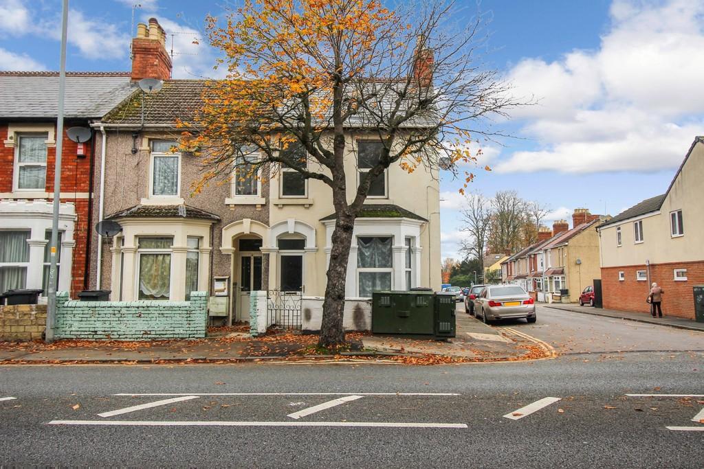 Groundwell Road, Town Centre, Swindon 3 bed end of terrace house £
