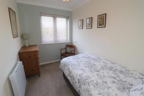 2 bedroom flat for sale - Ashdene Gardens, Kenilworth