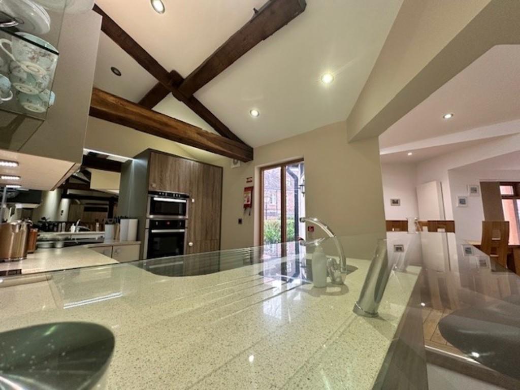 Breakfast bar to kit