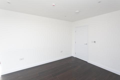 3 bedroom apartment to rent, Wellstones, Watford, WD17