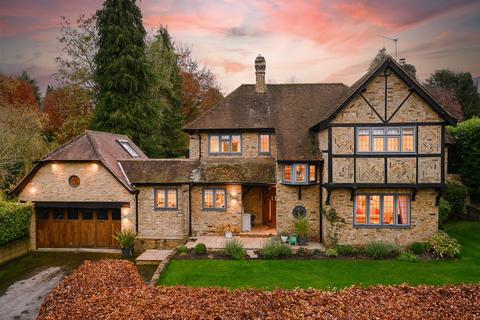 Tudor Cottage Garden Close, Leatherhead, KT22 8LR