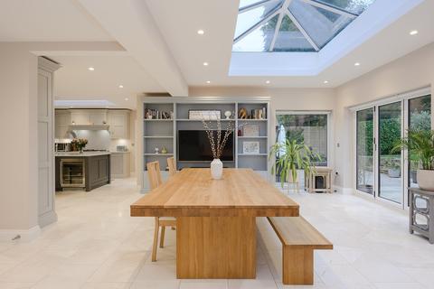 Tudor Cottage Garden Close, Leatherhead, KT22 8LR