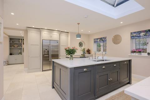 Tudor Cottage Garden Close, Leatherhead, KT22 8LR