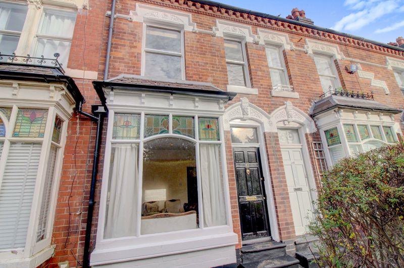 Park Road, Sutton Coldfield, B73 6BX 2 bed terraced house £300,000
