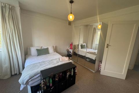 2 bedroom flat to rent, London Road, Brighton, East Sussex, BN1 6RN