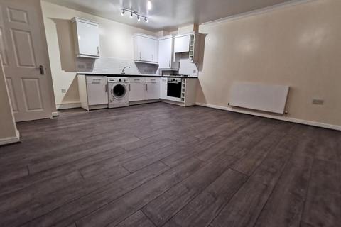 2 bedroom flat to rent, Southbury Court, 162-166 South St, Romford, Essex, RM1 1SY