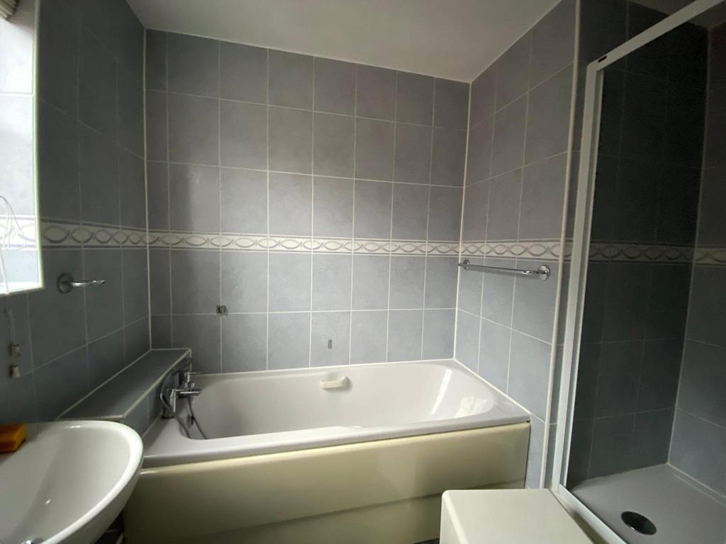 En Suite Bathroom