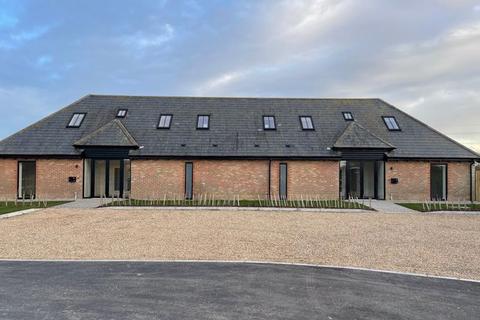 3 bedroom barn conversion to rent, Mudberry Lane, Bosham, Chichester