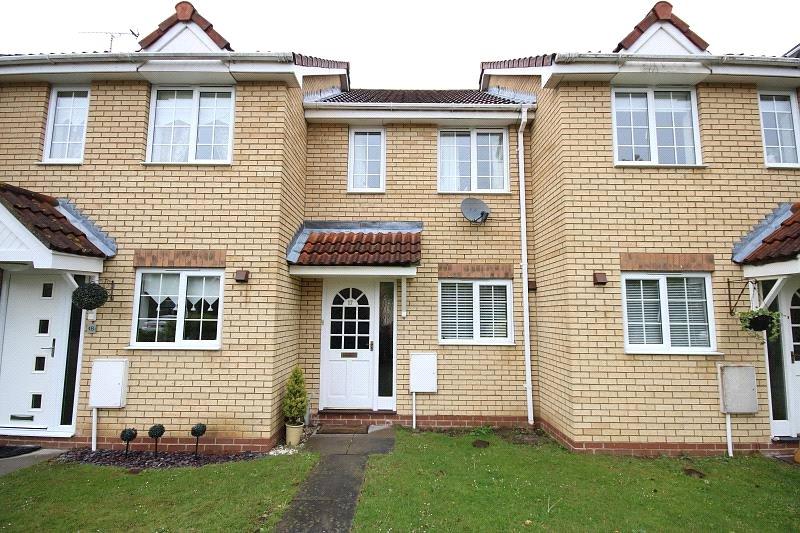 Armath Place, Langdon Hills... 2 bed terraced house £1,075 pcm (£248 pw)