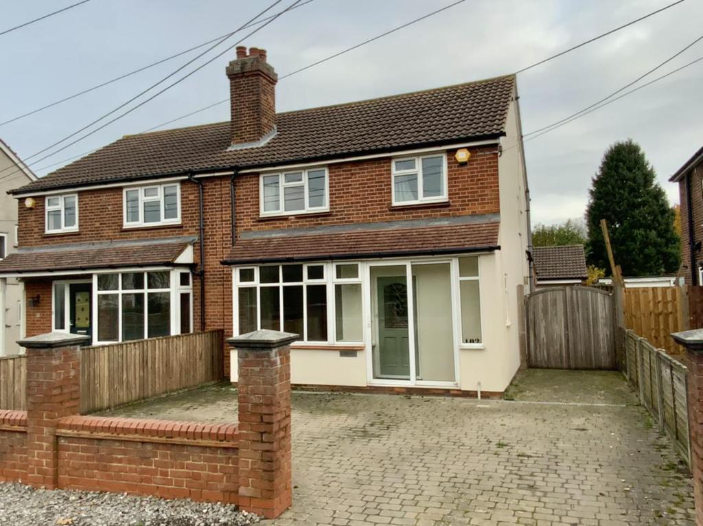 Wendover Road, Stoke Mandeville, Aylesbury 3 bed semidetached house