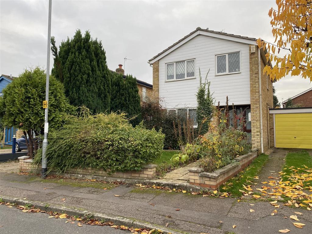 Tavistock Road, Cambridge 3 bed detached house £2,000 pcm (£462 pw)