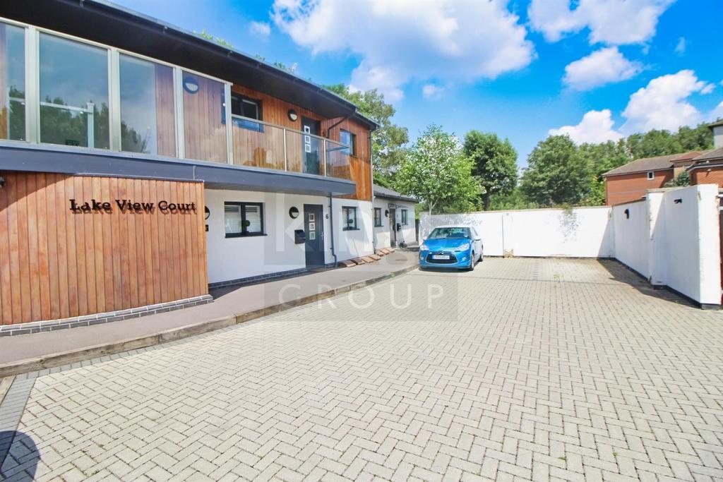 Eleanor Way, Waltham Cross 2 bed apartment £339,995