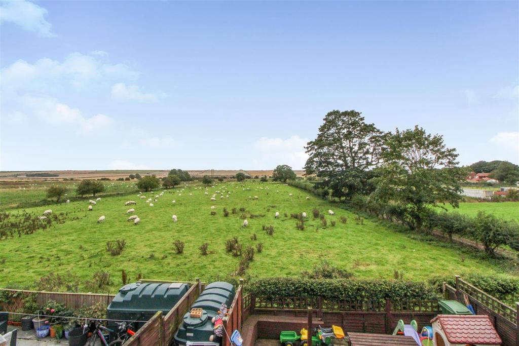Laking Mews, Wold Newton, Driffield 3 bed semidetached house £175,000