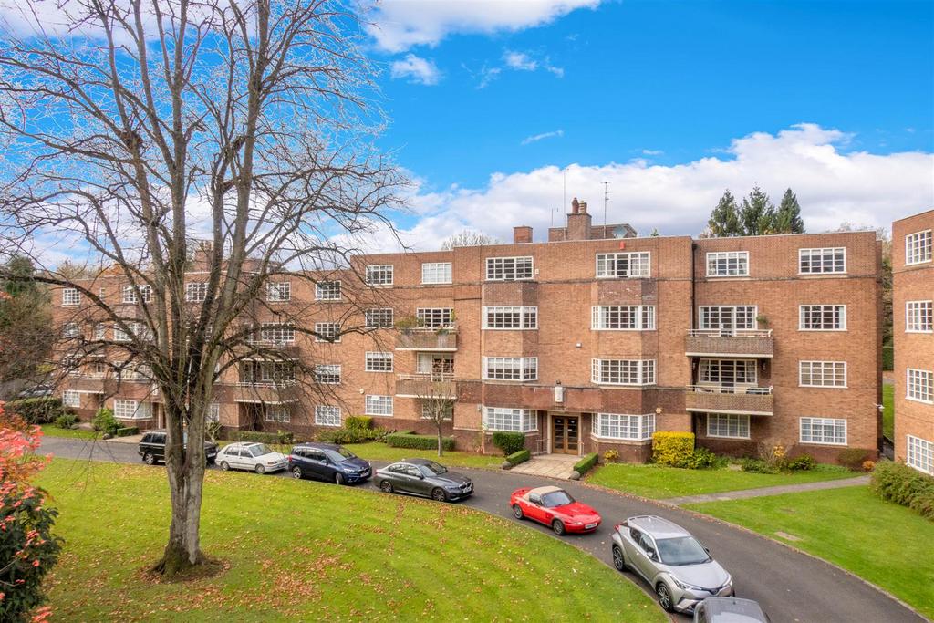 Viceroy Close, Edgbaston, Birmingham 3 bed apartment £344,500
