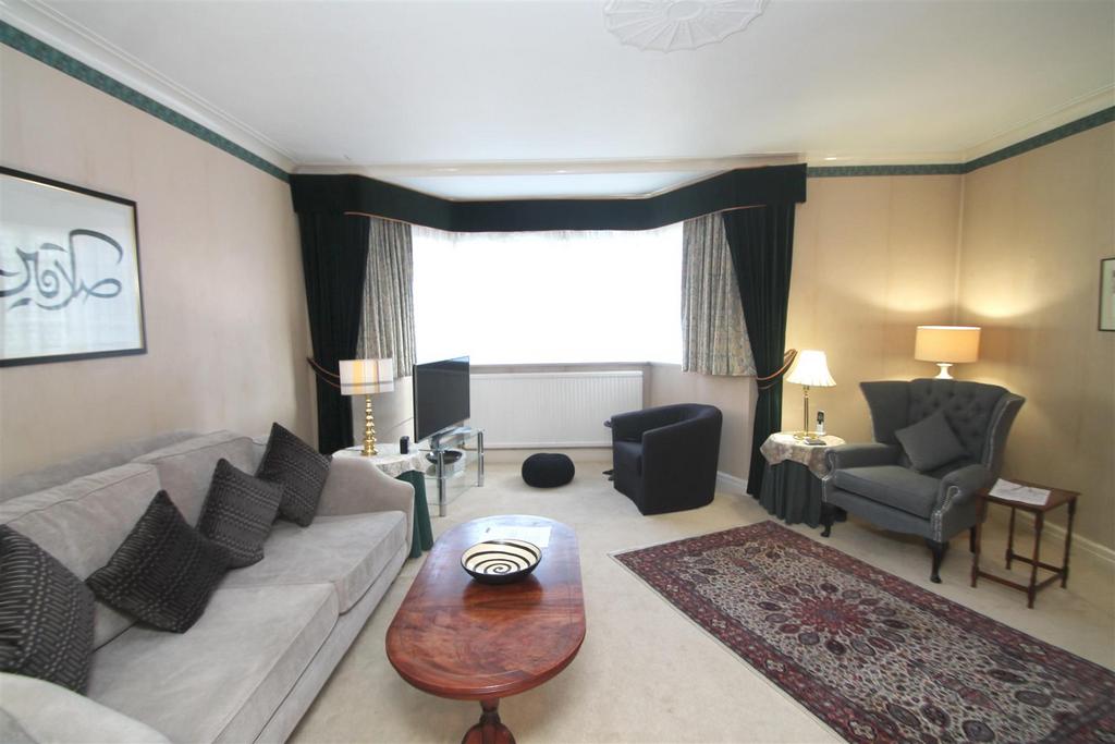 Viceroy Close, Edgbaston, Birmingham 3 bed apartment £344,500