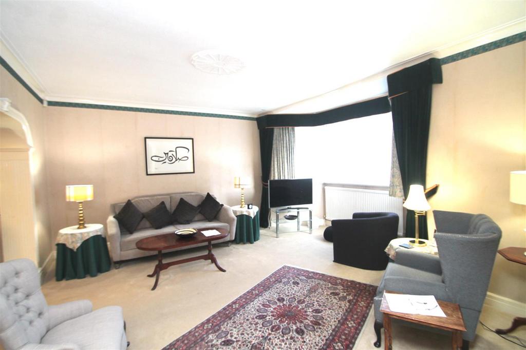 Viceroy Close, Edgbaston, Birmingham 3 bed apartment £344,500