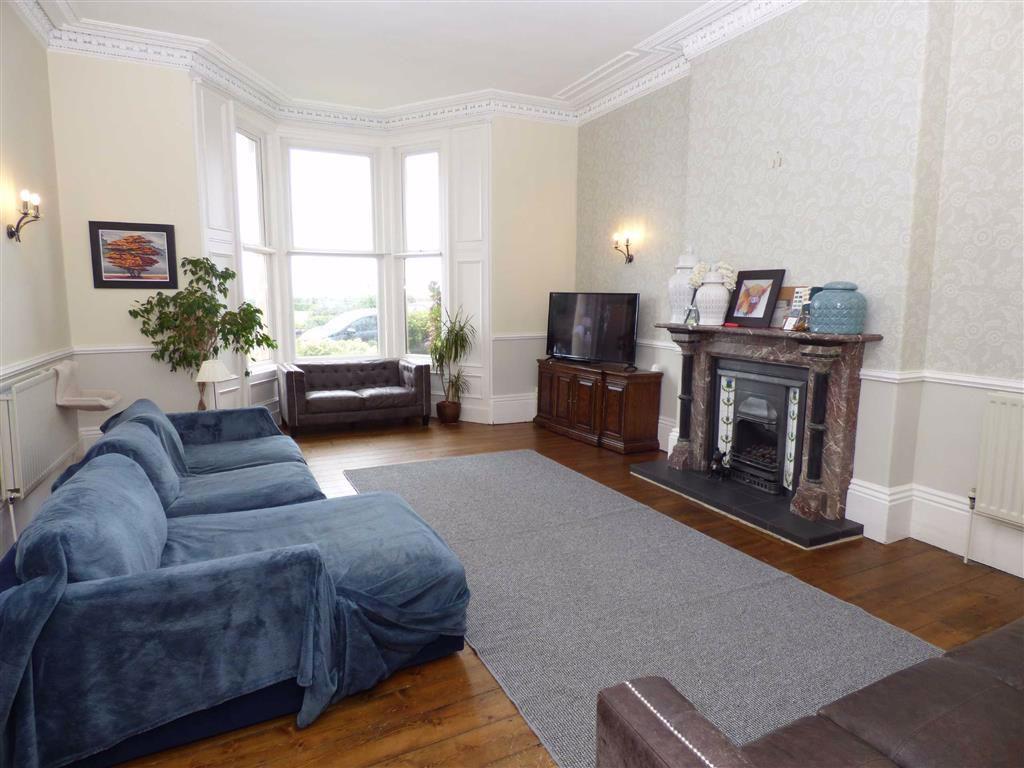 Percy Gardens, Tynemouth 2 bed flat £1,300 pcm (£300 pw)