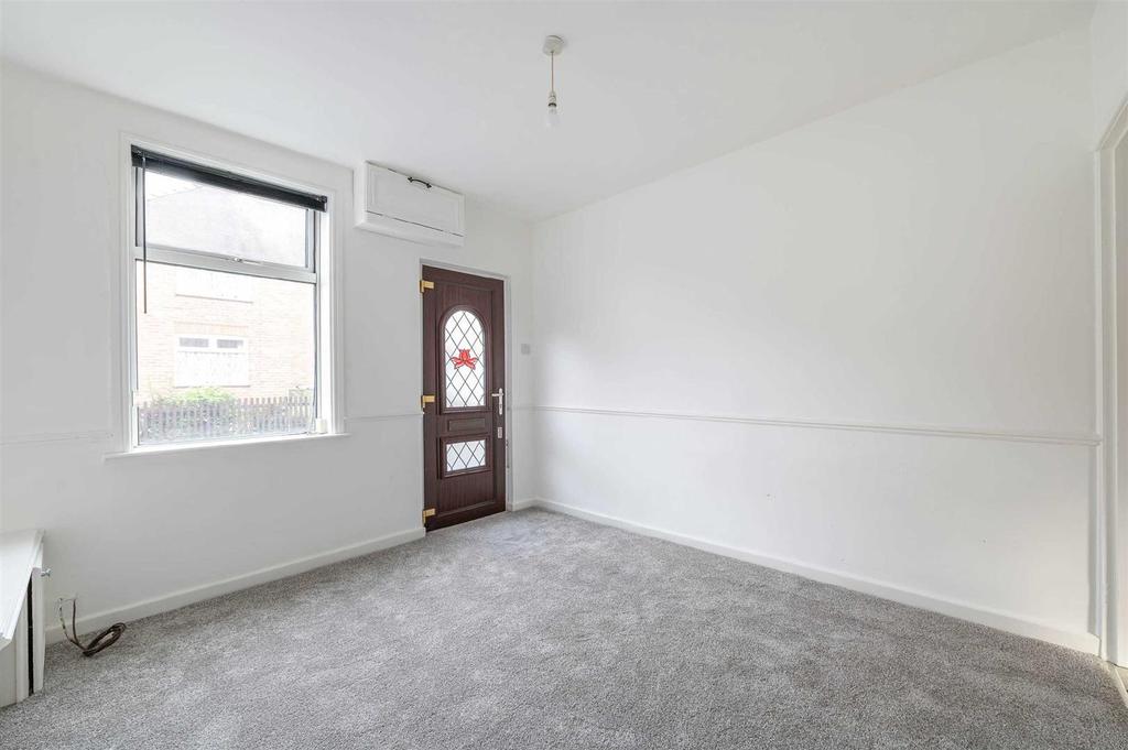 Spring Gardens, Nantwich 2 bed terraced house £125,000