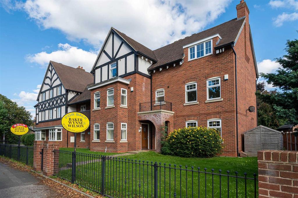 Millstone Lane, Nantwich 4 bed townhouse £305,000