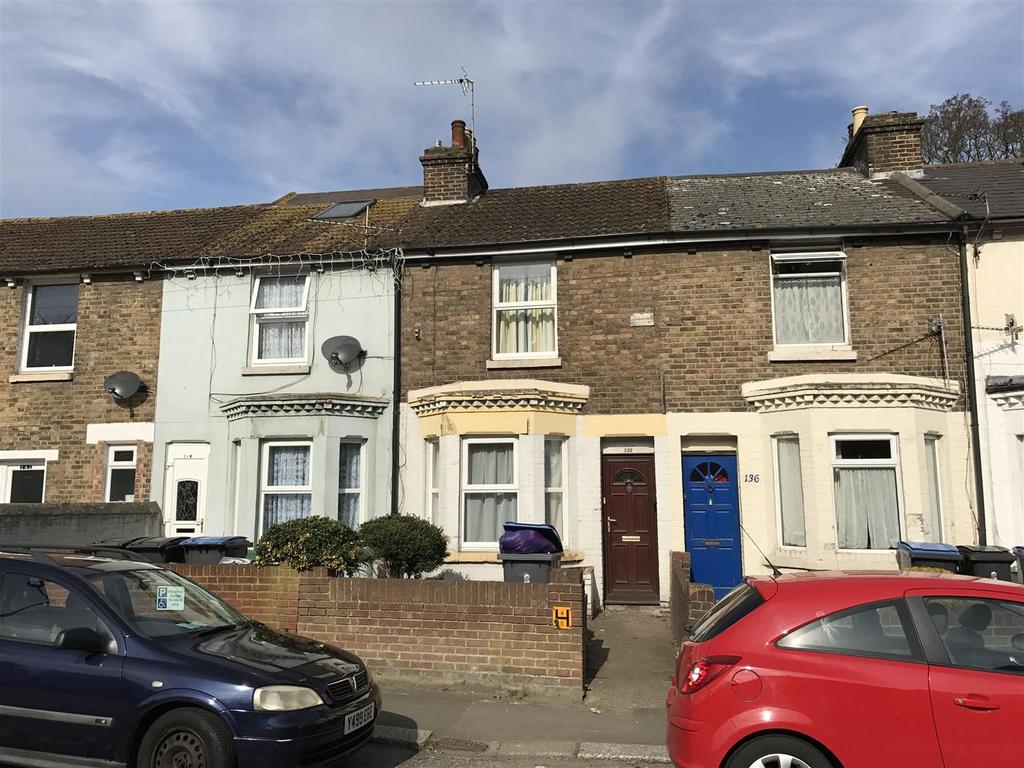 Coombe Valley Road, Dover 2 bed terraced house £700 pcm (£162 pw)