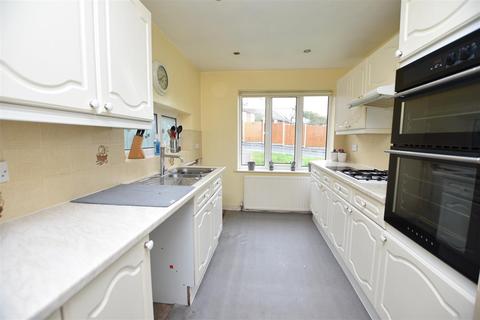 3 bedroom semi-detached house for sale - Caernarvon Close, Shepshed, Loughborough