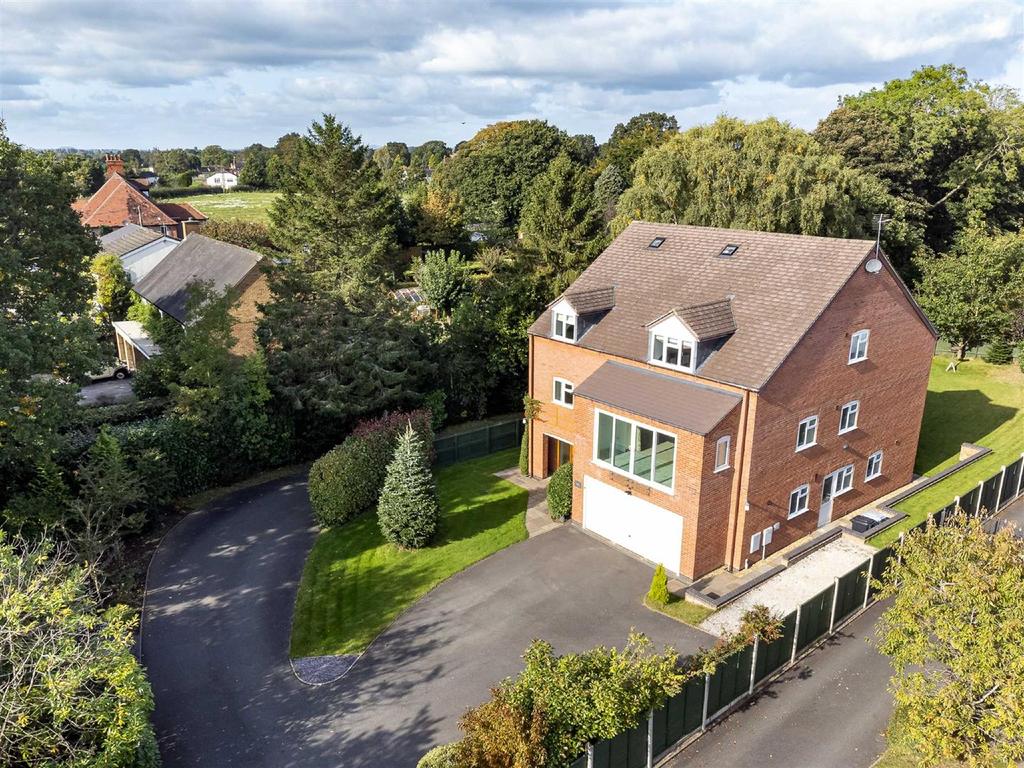 Main Road, Moss Bank, Wybunbury 5 bed detached house £645,000