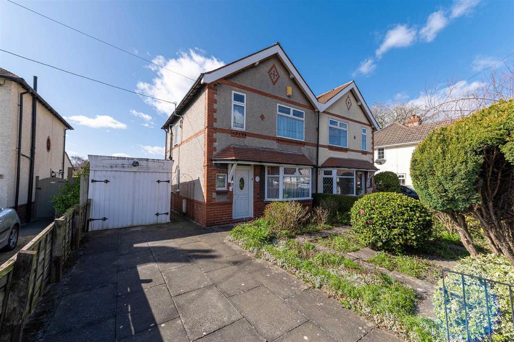 Crewe Road, Shavington, Crewe 3 bed semidetached house £185,000