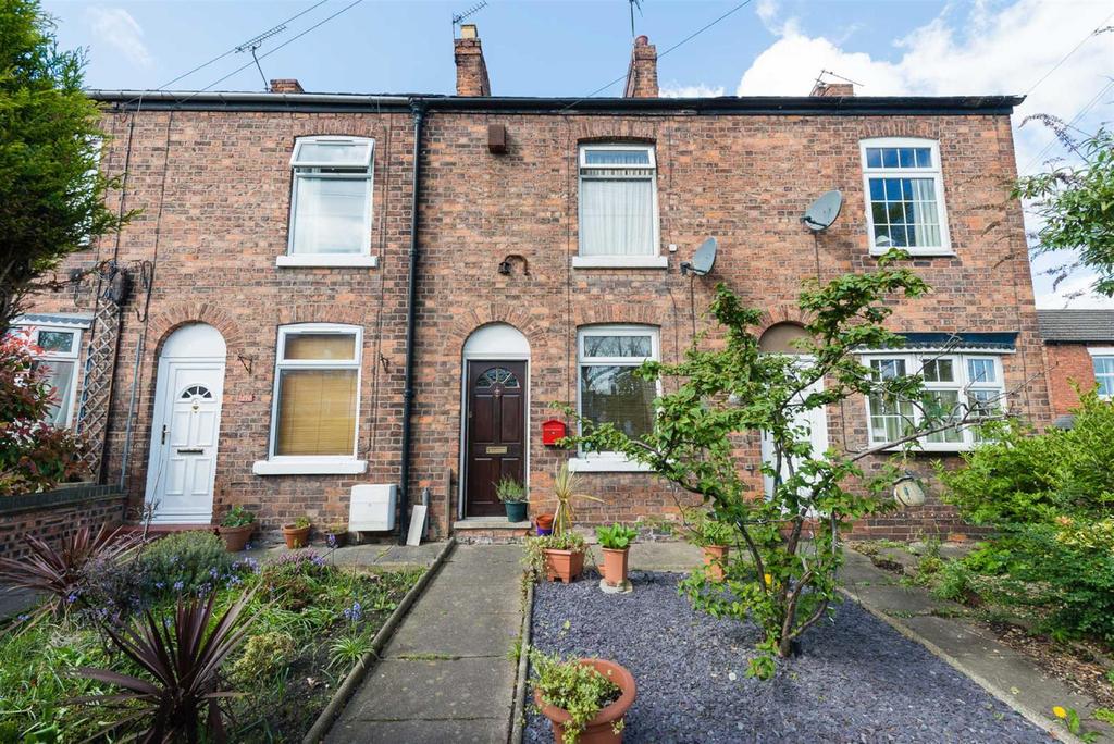 Barony Road, Nantwich 2 bed terraced house £135,000