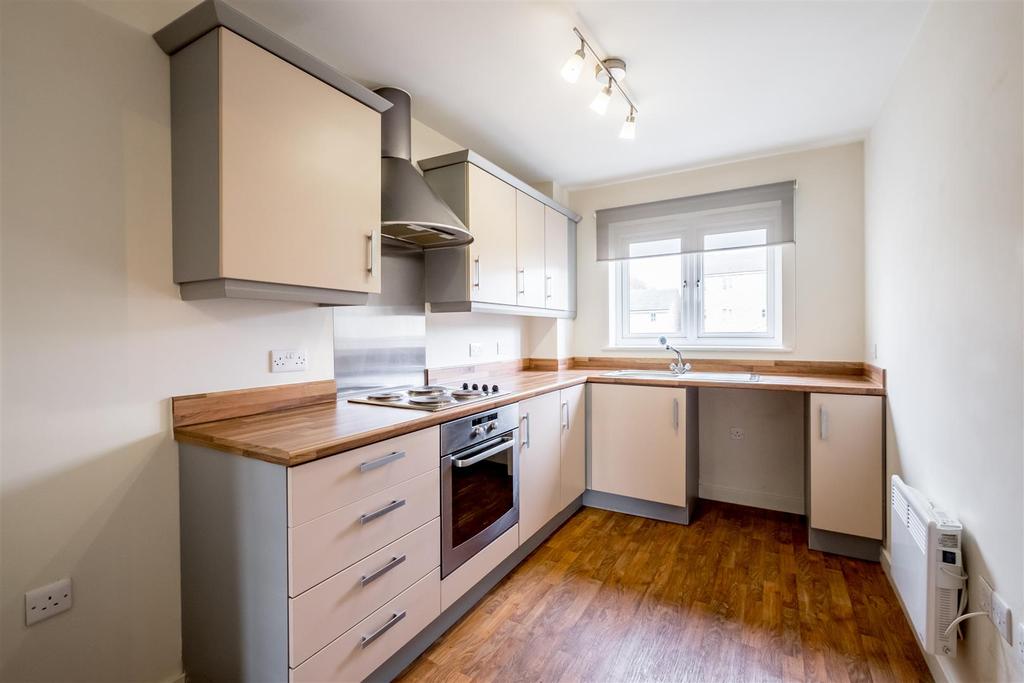 Empire Court, Bailiff Bridge, Brighouse 2 bed apartment £115,000